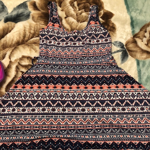 Pattern dress - Picture 2 of 3